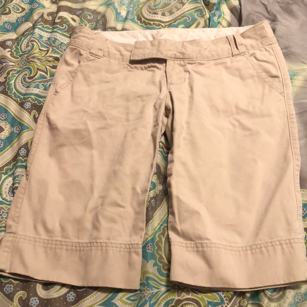 Abercrombie and Fitch Bermuda shorts size 4.